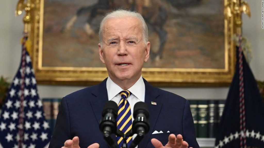 Biden announces a ban on Russian energy imports
