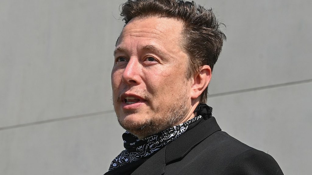 Is there a need for a new platform, Elon Musk asks.  After criticism of freedom of expression on Twitter