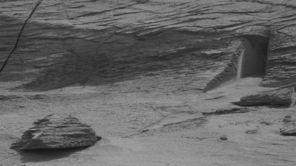 NASA's Curiosity Rover has spotted an 'entrance' on Mars
