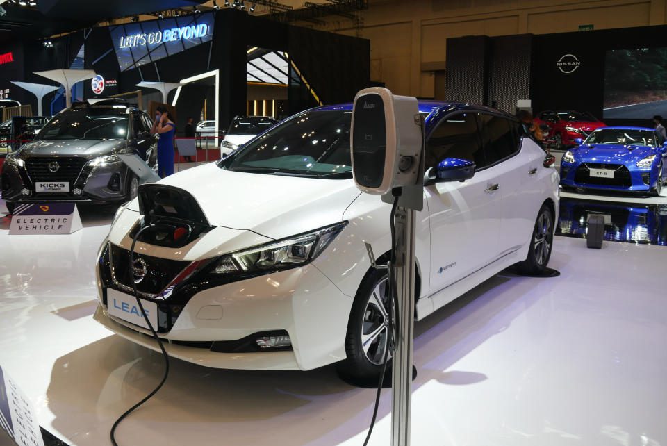 TANGERANG, INDONESIA - NOVEMBER 12: The Nissan LEAF electric vehicle was shown during the GAIKINDO Indonesia International Motor Show (GIIAS) at the Indonesia Convention Fair in the outskirts of Jakarta, Tangerang, Indonesia on November 12, 2021. This is the first automobile exhibition during the COVID-19 pandemic organized by the Association of Industries Indonesian cars GAIKINDO is open to the public from November 12 to 21 and has been joined by more than 300 brands in the supporting industries and has highlighted about 150 new vehicles.  (Photo by Anton Raharjo/Anadolu Agency via Getty Images)