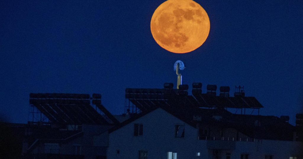 The strawberry giant moon for June lights up the sky around the world