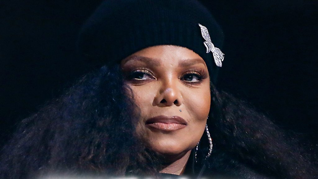 Janet Jackson loses voice at Essence Festival, stops working for the weekend