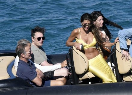 Mykonos, Greece - SpaceX founder and Tesla CEO Elon Musk arrived in Mykonos on a yacht with friends in the company of a beautiful brunette in the Greek sunshine.  Elon and his friends had enjoyed a meal at Spilia Seaside Restaurant before enjoying the views of the island on their boat.  ** Filmed 07/16/2022 ** Pictured: Elon Musk BACKGRID USA Jul 17, 2022 USA: +1 310798 9111 / usasales@backgrid.com UK: +44208344 2007 / uksales@backgrid.com *Customers United Kingdom - Images containing children Please cut off the face before posting *