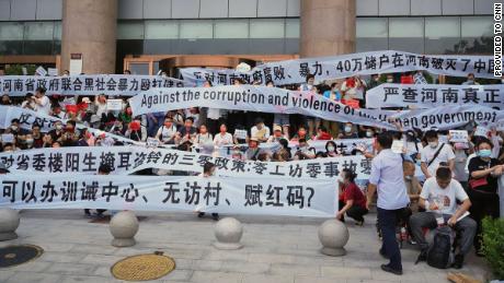 China crushes mass protest of bank depositors to demand that their savings be brought back to life
