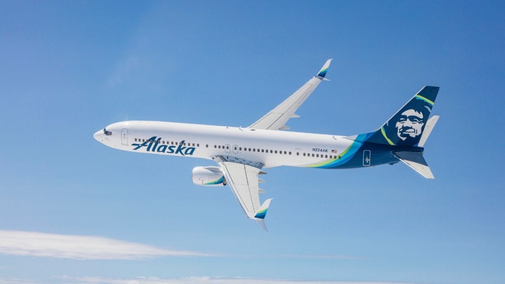 Alaska Airlines flight returns to Seattle after plane plate breaks off