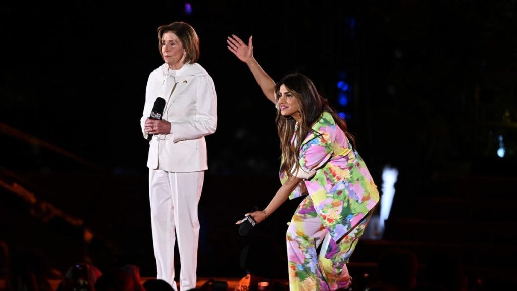 Nancy Pelosi booed during her surprise appearance at the New York Music Festival, and videos seem to show