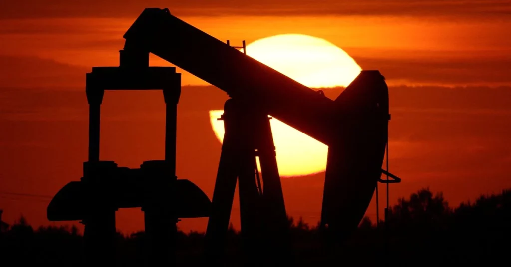 Oil prices stabilize higher on supply concerns as winter approaches