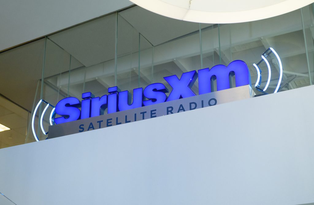 SiriusXM . logo