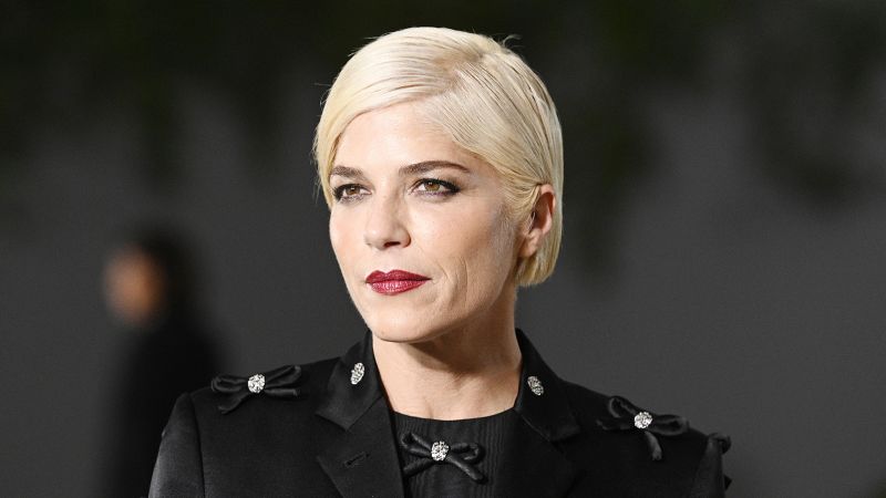 Selma Blair quits Dancing with the Stars due to health concerns related to MS
