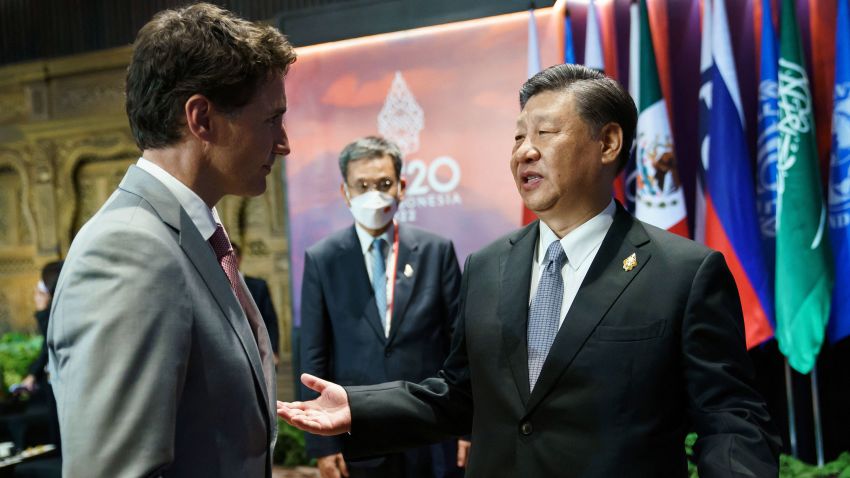 Canadian Prime Minister Justin Trudeau speaks with Chinese President Xi Jinping at the G20 Leaders Summit in Bali, Indonesia, November 16, 2022.