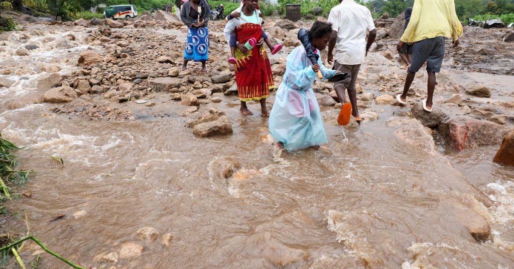 Malawi buries cyclone victims as death toll rises