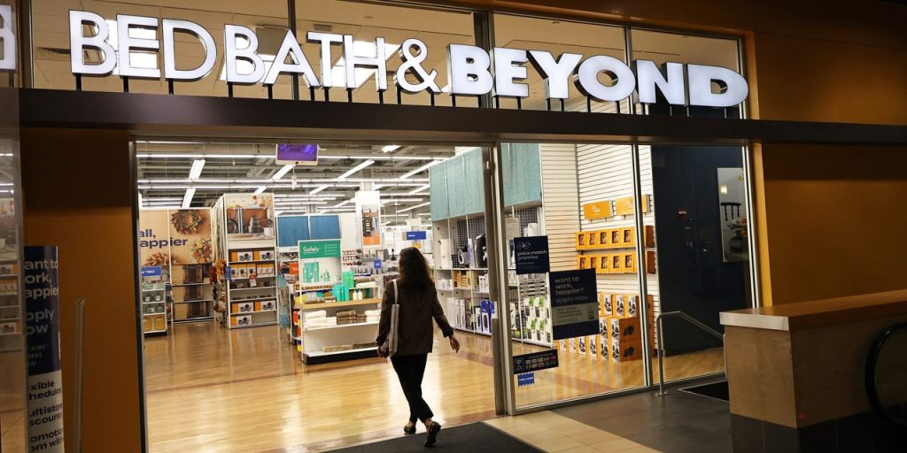 Bed bath and beyond suggests reverse stock split, downward stock