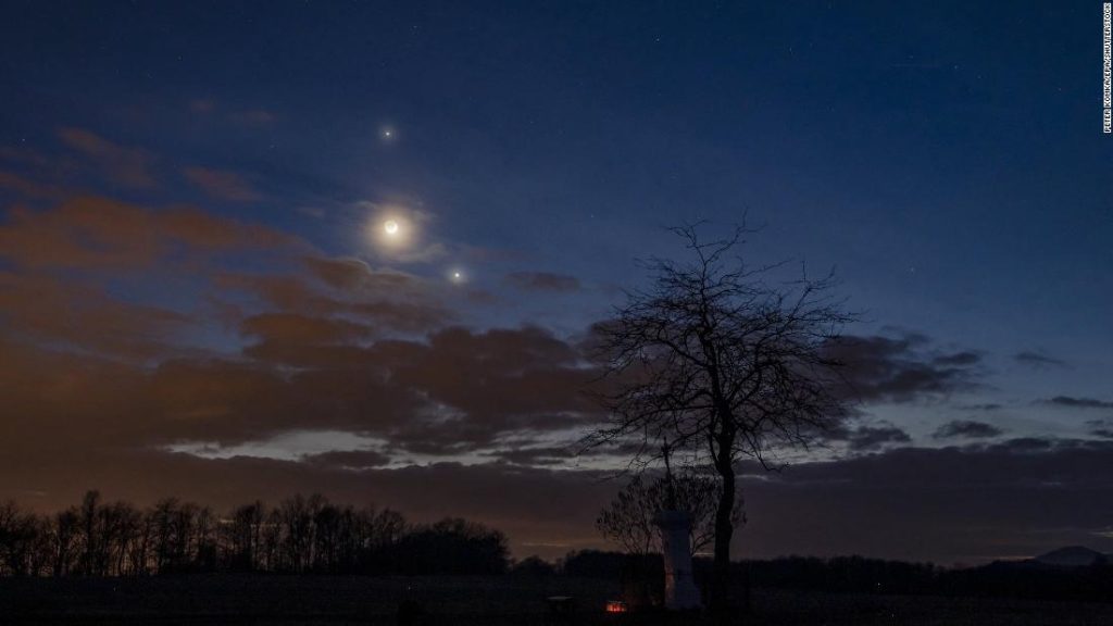 Conjunction of Venus and Jupiter: How to see it