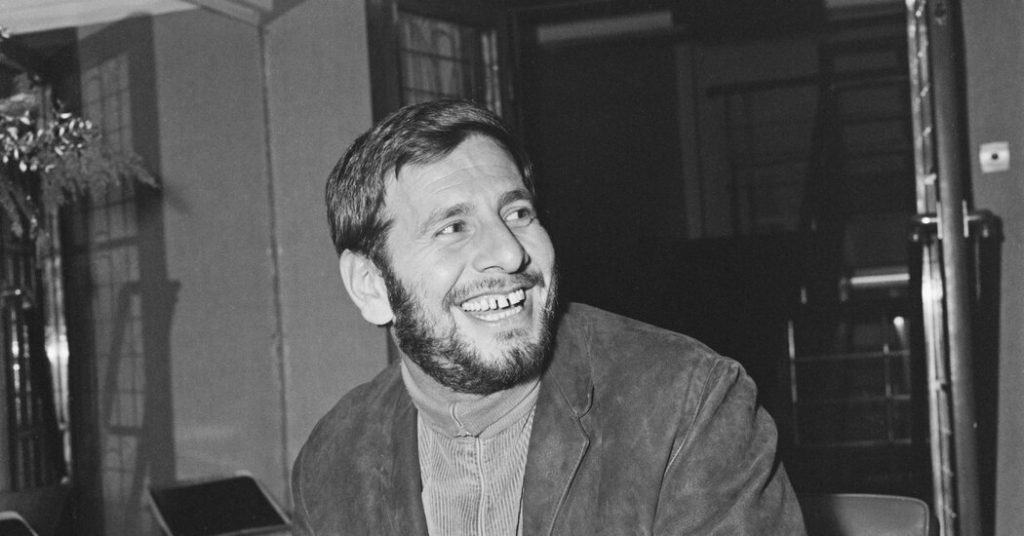 Topol, star of 'Fiddler on the Roof' on screen and stage, dies at 87
