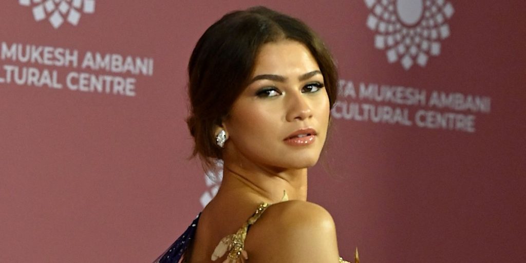 See Zendaya's gorgeous look in a shimmering violet saree and gold leaf bra
