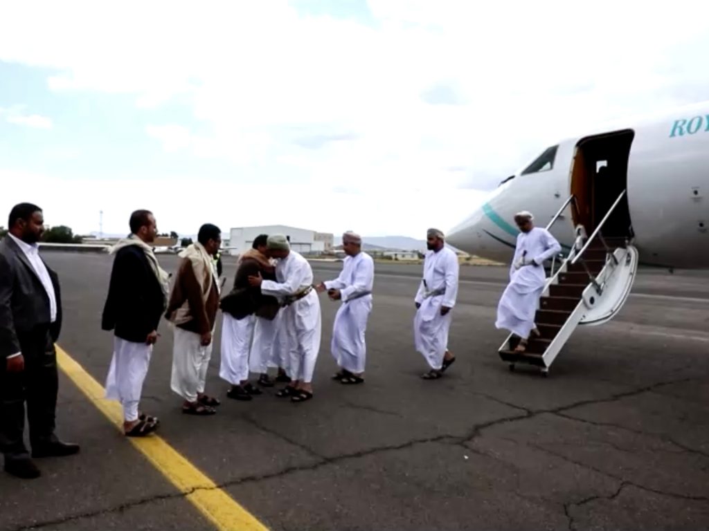 Saudi and Omani envoys in Yemen for peace talks with Houthi leaders |  Houthi news