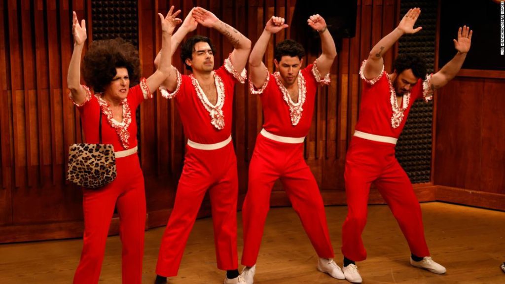 'SNL' Iconic Molly Shannon Character Sally O'Malley Returns as Jonas Brothers Choreographer
