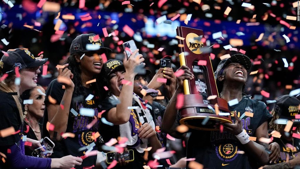 The #3 LSU Tigers beat the Iowa Hawkeyes in the NCAA Women's Basketball Tournament