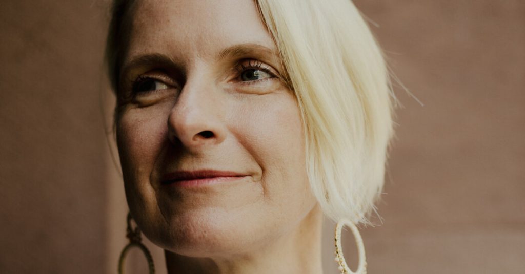 Elizabeth Gilbert, author of Eat, Pray, Love, is pulling off a new batch of books in Russia