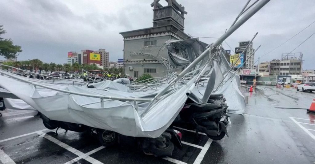 As Typhoon Haikui reached Taiwan, thousands were evacuated