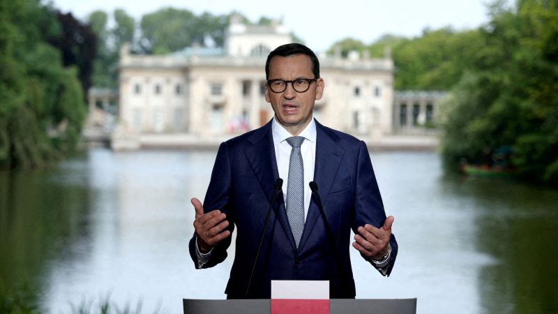 Polish Prime Minister tells Ukrainian Zelensky: "Never insult Poles again."