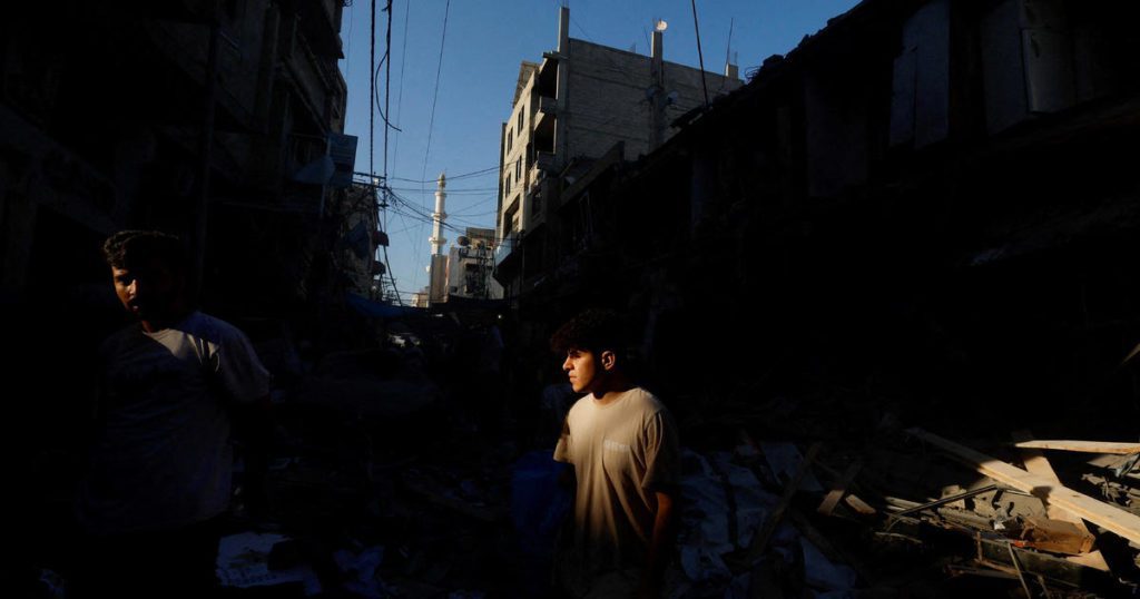 More air strikes on Gaza today while humanitarian aid remains stuck in Egypt