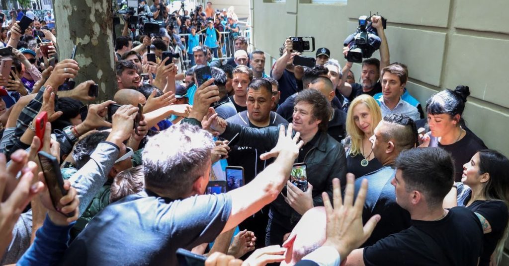 Voting in Argentina ended in a dramatic election with a slight preference for the Liberals