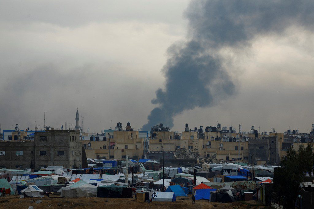Smoke rises from Khan Yunis in the southern Gaza Strip, which is what the IDF has focused on in recent weeks