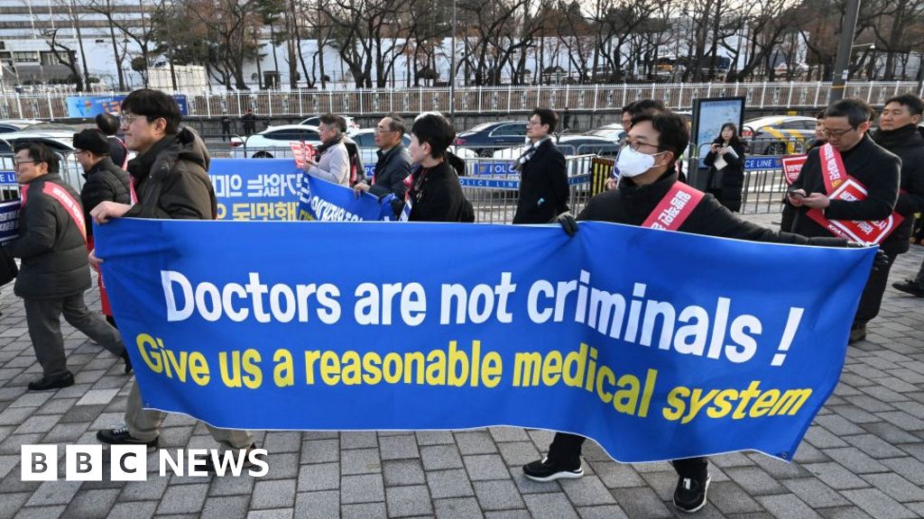 South Korea: Striking doctors face arrest if they do not return to work