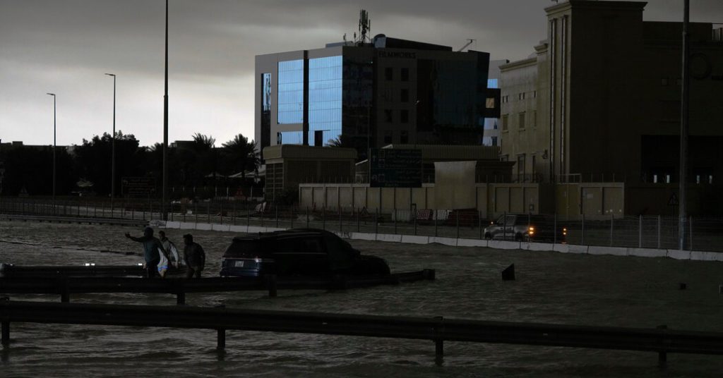Heavy rains and floods disrupt Dubai Airport and kill 19 people in Amman